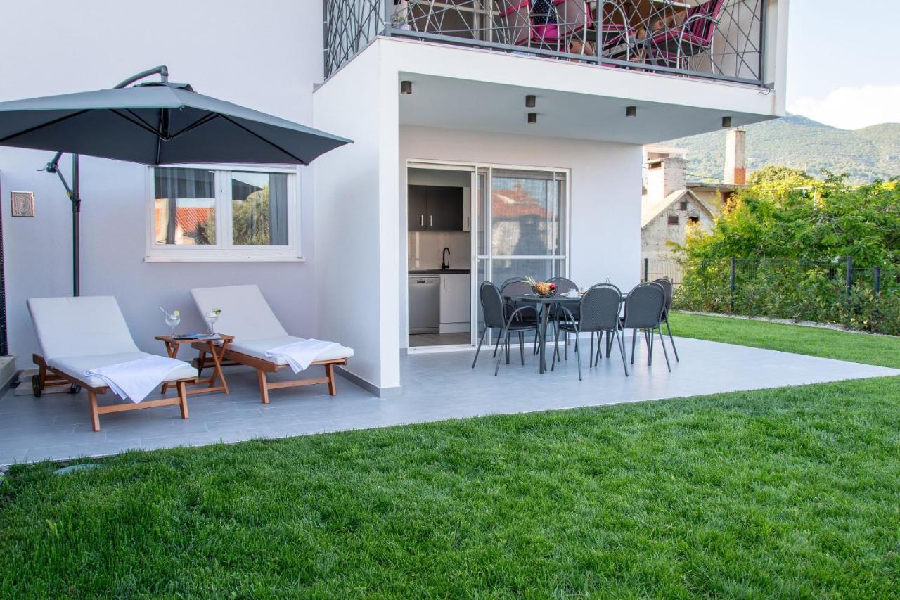 Apartment Apartman Sistov